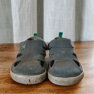 Ten Little Gray Everyday Waterproof Sandals Toddler Baby Shoes Size 7